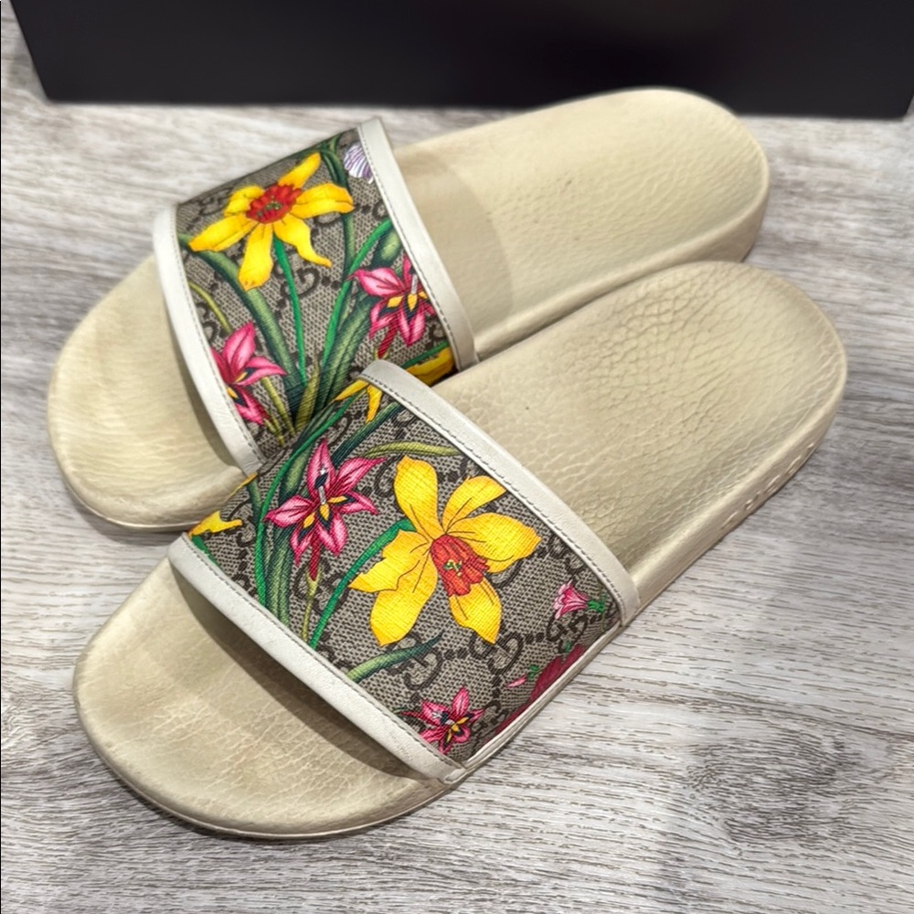 Gucci Sandals - Picture 2 of 5